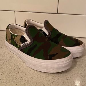 New kids custom camo Vans size 11